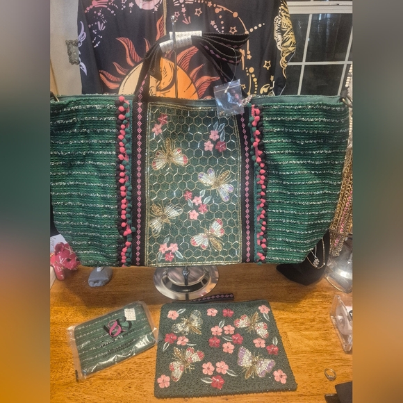 America & Beyond Handbags - Green Butterfly Embroidered Tote Bag-3 Piece Set